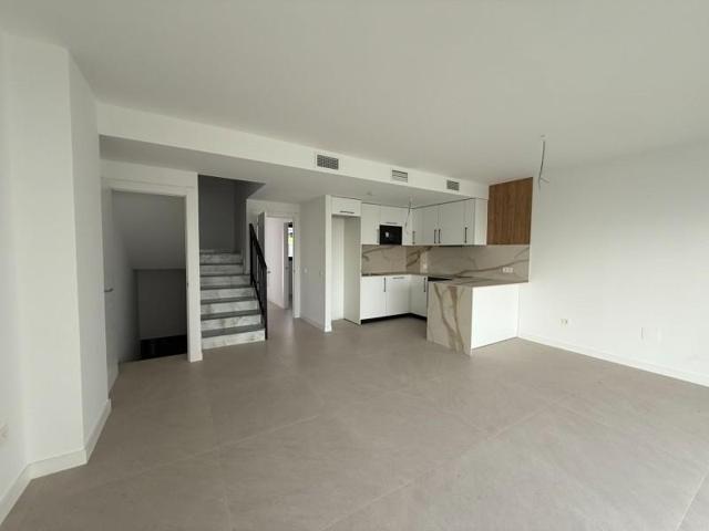 Adosada en venta en Alhaurín de la Torre photo 0