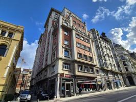Piso en venta en Oviedo, Centro photo 0