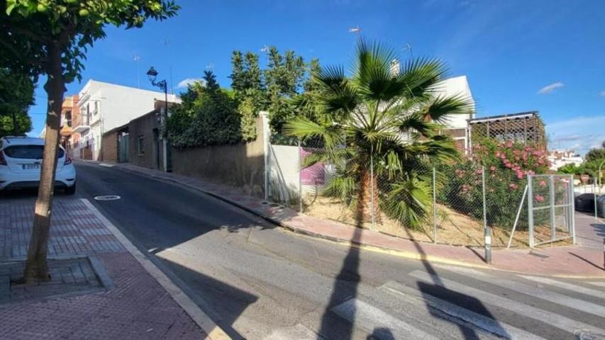 Terreno en venta en Tomares photo 0