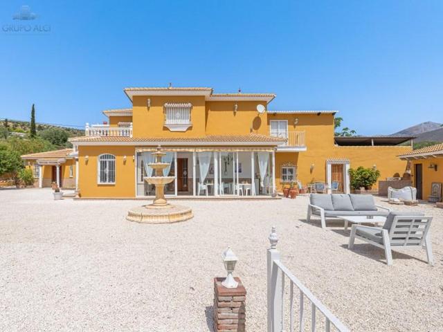 Chalet en venta en Alcaucín photo 0