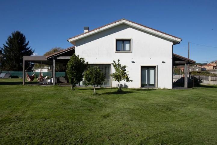 Chalet en venta en Teo photo 0