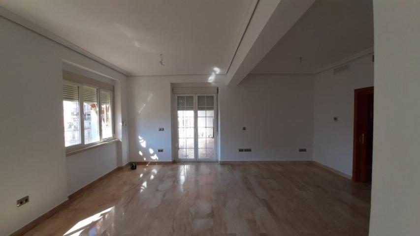 Piso en venta en Sevilla, Los Remedios - Parque de los Principes photo 0