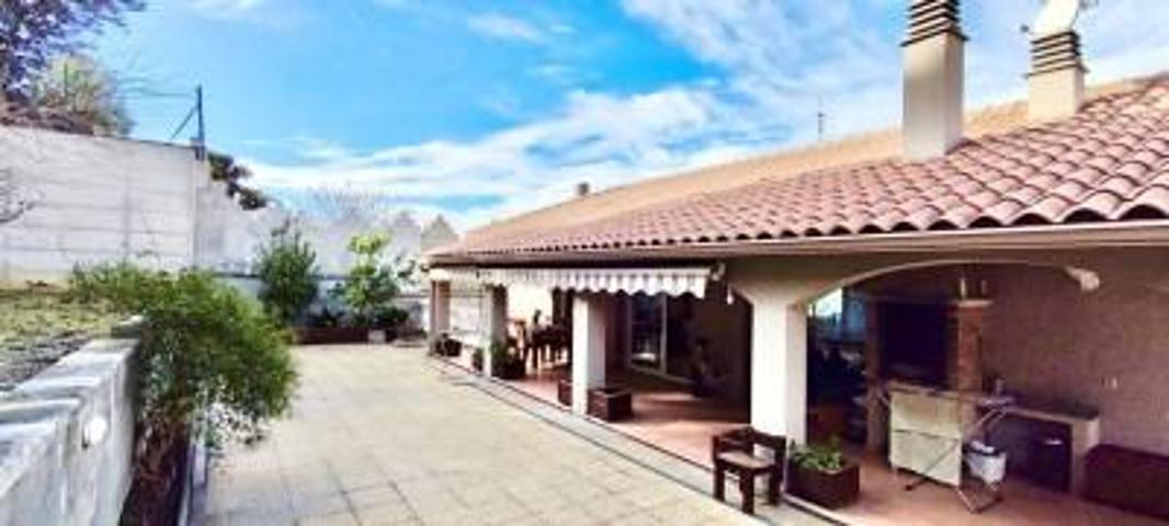 Casa en venta en Sant Fost de Campsentelles, Residencial photo 0