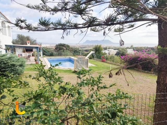 Chalet en venta en Algeciras photo 0