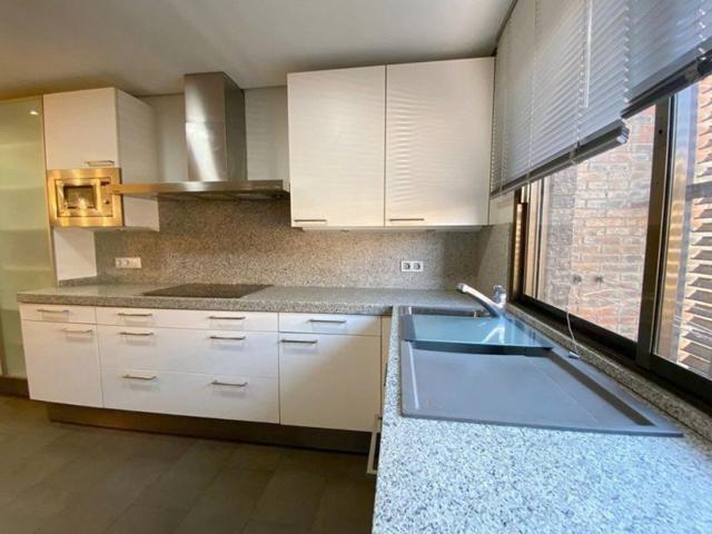 Piso en venta en Sevilla, Centro - Arenal photo 0