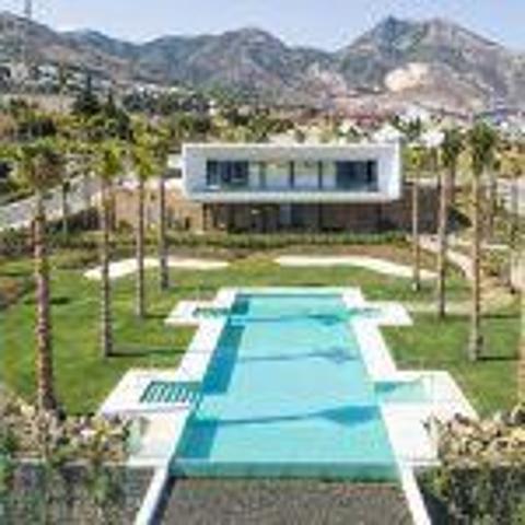 Chalet en venta en Benalmádena, Torremuelle photo 0