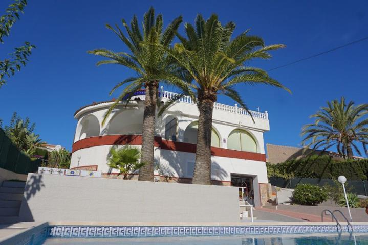 Casa con terreno en venta en Torrevieja, Los Balcones photo 0