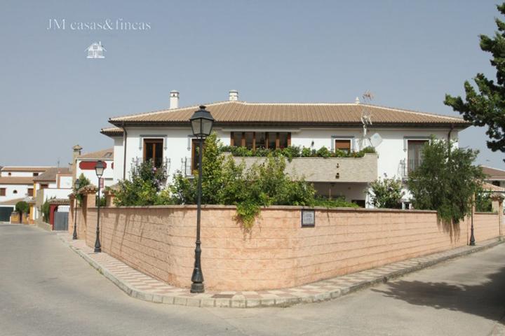 Casa en venta en Cuevas del Becerro, Cuevas Del Becerro photo 0