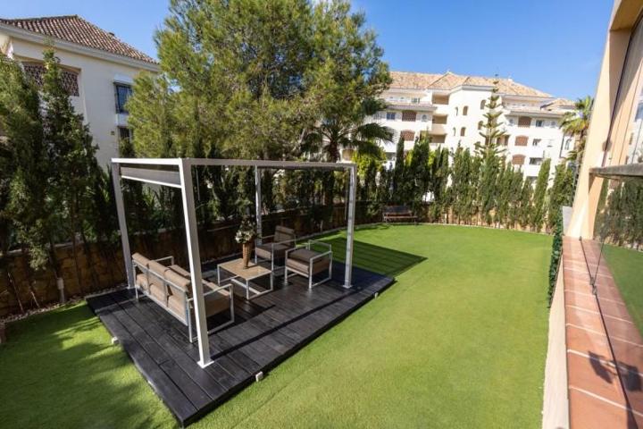 Apartamento en venta en Marbella, Marbella Este photo 0