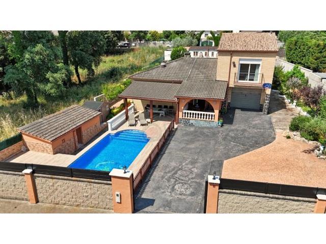 Casa en venta en Vidreres photo 0