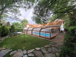 Chalet en venta en Alpedrete, Urbanizaciones photo 0