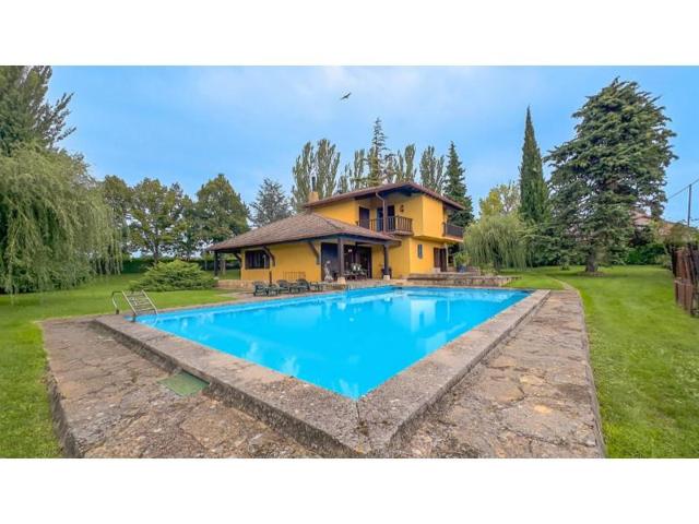 Casa en venta en Lumbier photo 0