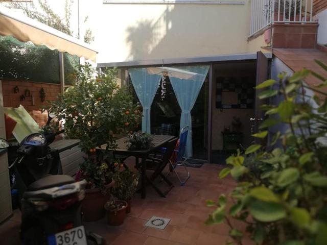 Casas de pueblo en venta en Barcelona photo 0