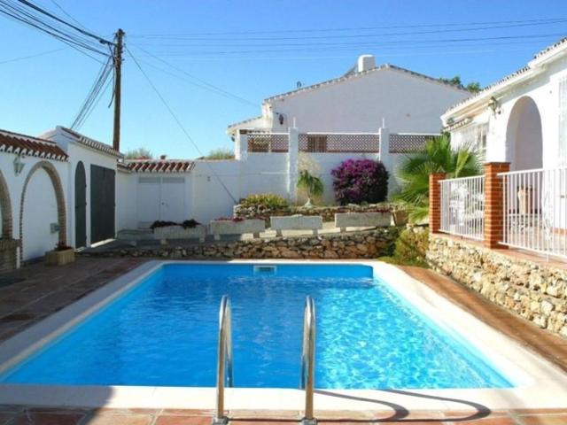 Chalet en venta en Nerja photo 0