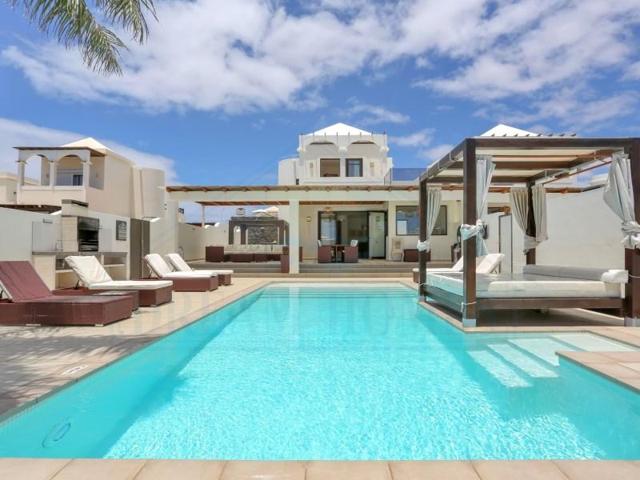 Chalet en venta en Yaiza photo 0