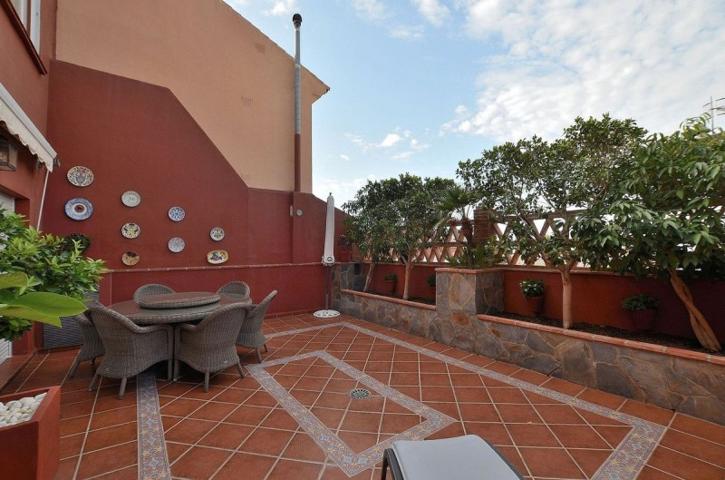 Adosada en venta en Benalmádena, Arroyo De La Miel photo 0