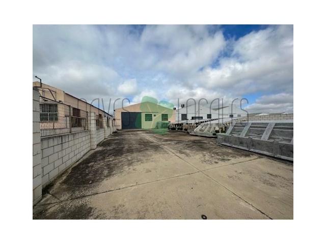 Nave industrial en venta en Fuenlabrada photo 0