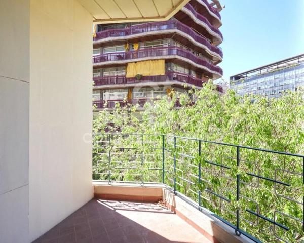 Piso en venta en Barcelona photo 0