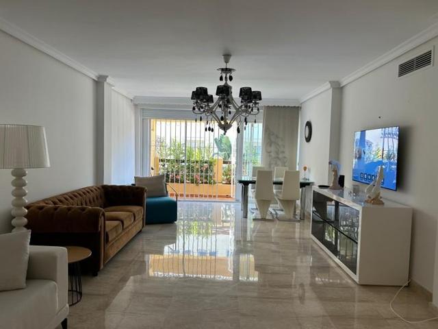 Piso en venta en Marbella, Marbella photo 0