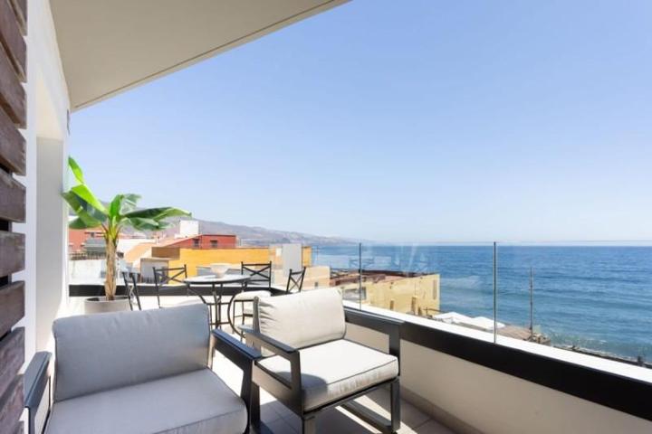 Piso en venta en Candelaria, Avda. Maritima photo 0