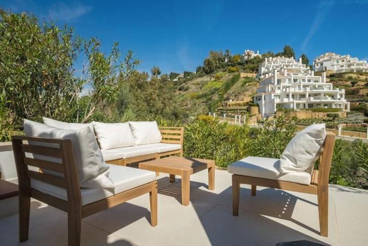 Adosada en venta en Marbella, Nueva Andalucia photo 0