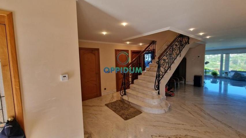 Chalet en venta en Betanzos, O castro photo 0