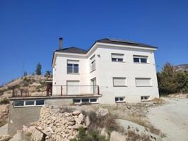 Chalet en venta en Petrer, Petrer photo 0