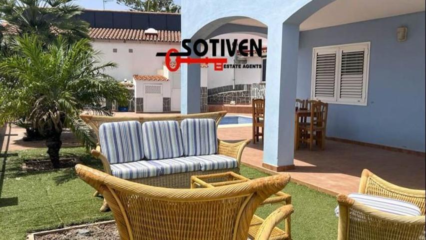 Chalet en venta en Candelaria, Barranco Hondo photo 0