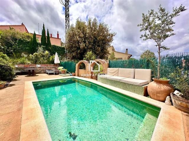 Chalet en venta en Begur photo 0