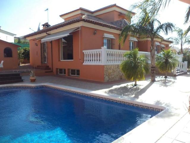 Chalet en venta en Alhaurín de la Torre, Alhaurin De La Torre photo 0