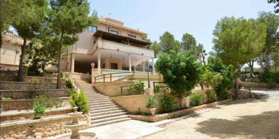 Chalet en venta en Altea photo 0