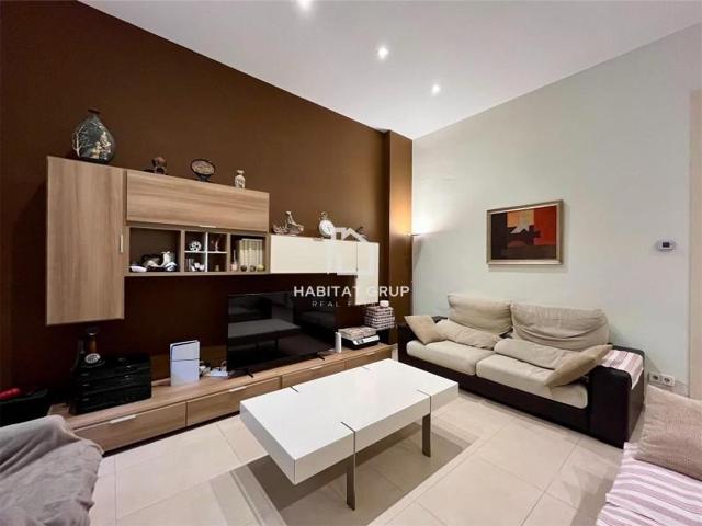 Piso en venta en Girona photo 0