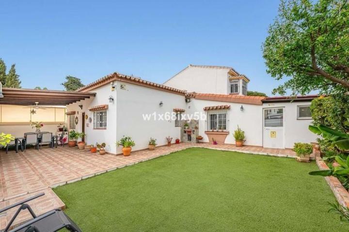 Chalet en venta en Marbella, Marbella photo 0
