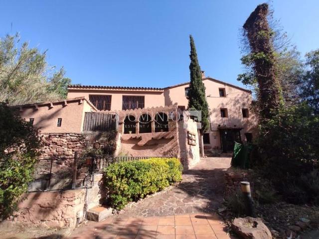 Casa con terreno en venta en Pallejà, Pallejà photo 0