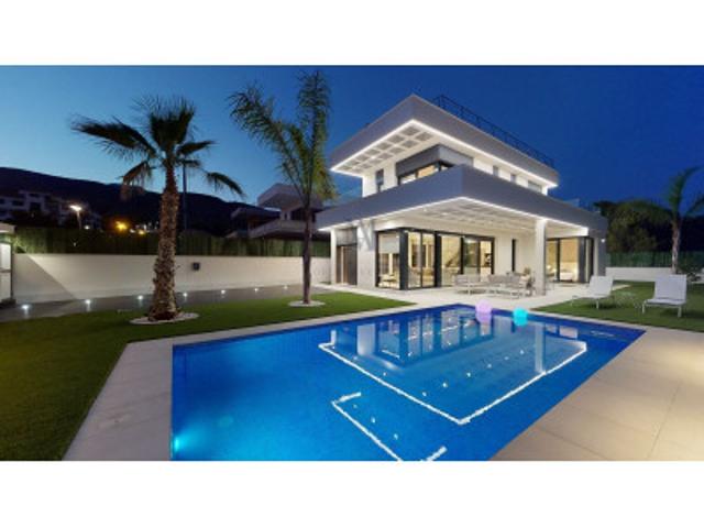 Chalet en venta en Finestrat photo 0