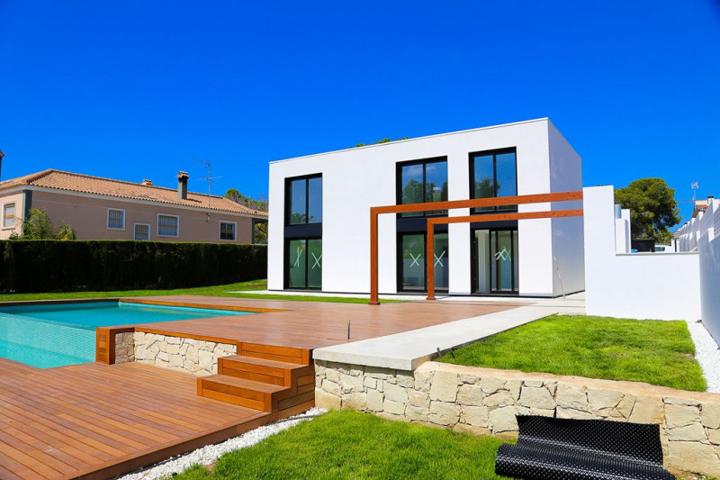 Chalet en venta en Torrevieja, Los Balcones photo 0