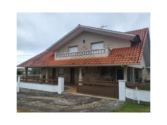 Chalet en venta en Vigo, Samil photo 0