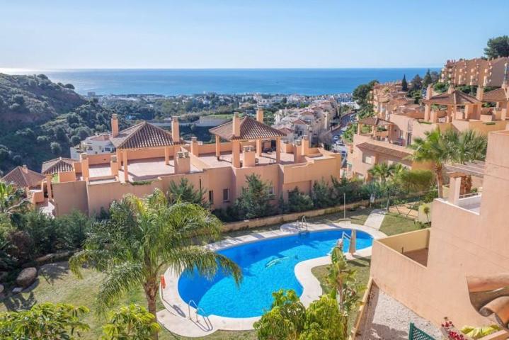 Aticos en venta en Marbella, Los Granados photo 0