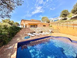 Chalet en venta en Begur photo 0