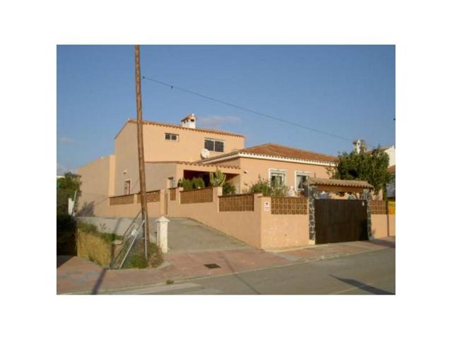 Chalet en venta en Manilva, Manilva photo 0