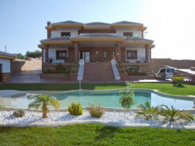 Chalet en venta en Loja, Loja photo 0