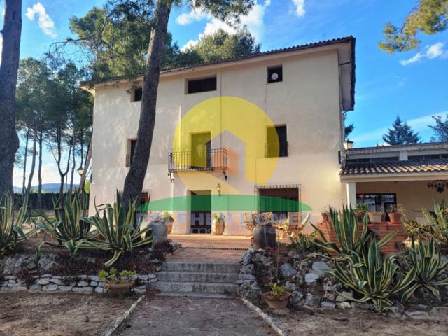 Chalet en venta en Ontinyent, Urb. El Pilar de Dalt photo 0