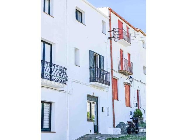 Adosada en venta en Cadaqués photo 0