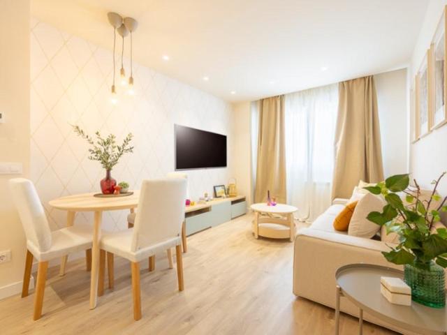 Piso en venta en Madrid, Las Tablas photo 0