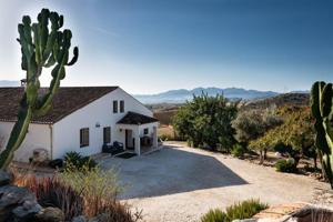 Chalet en venta en Cártama photo 0