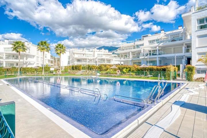 Piso en venta en Benahavís, Benahavis photo 0