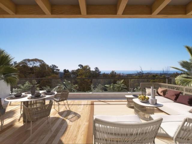 Apartamento en venta en Marbella, Nueva Andalucia photo 0
