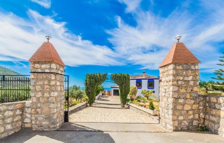 Chalet en venta en Molvízar, Centro photo 0