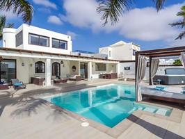 Chalet en venta en Yaiza photo 0