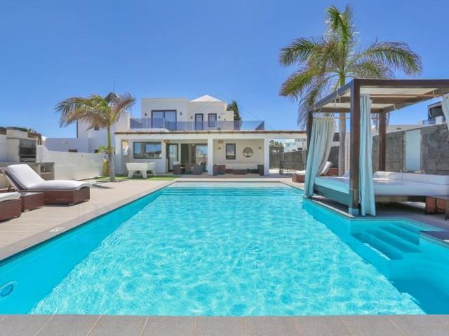 Chalet en venta en Yaiza photo 0